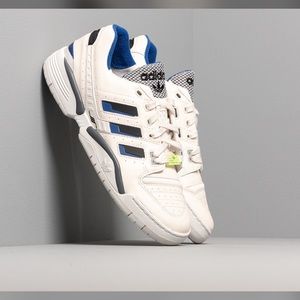 - Adidas - Retro Torsion Comp